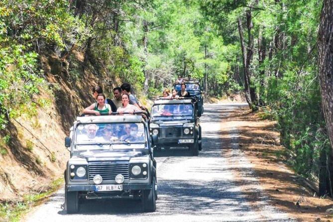 Hotel Pupin 노비사드 외부 사진 Jeeps on the island of Brač