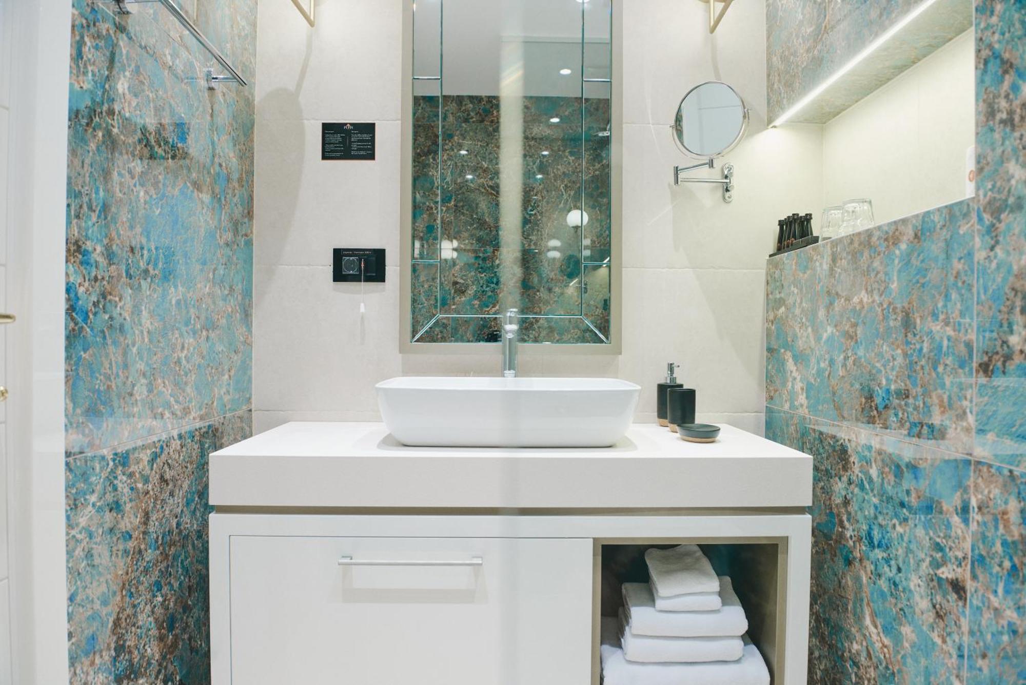 Hotel Pupin 노비사드 외부 사진 Bathroom