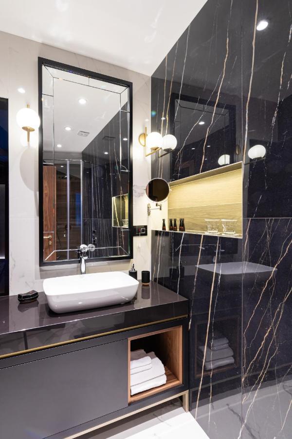 Hotel Pupin 노비사드 외부 사진 Bathroom