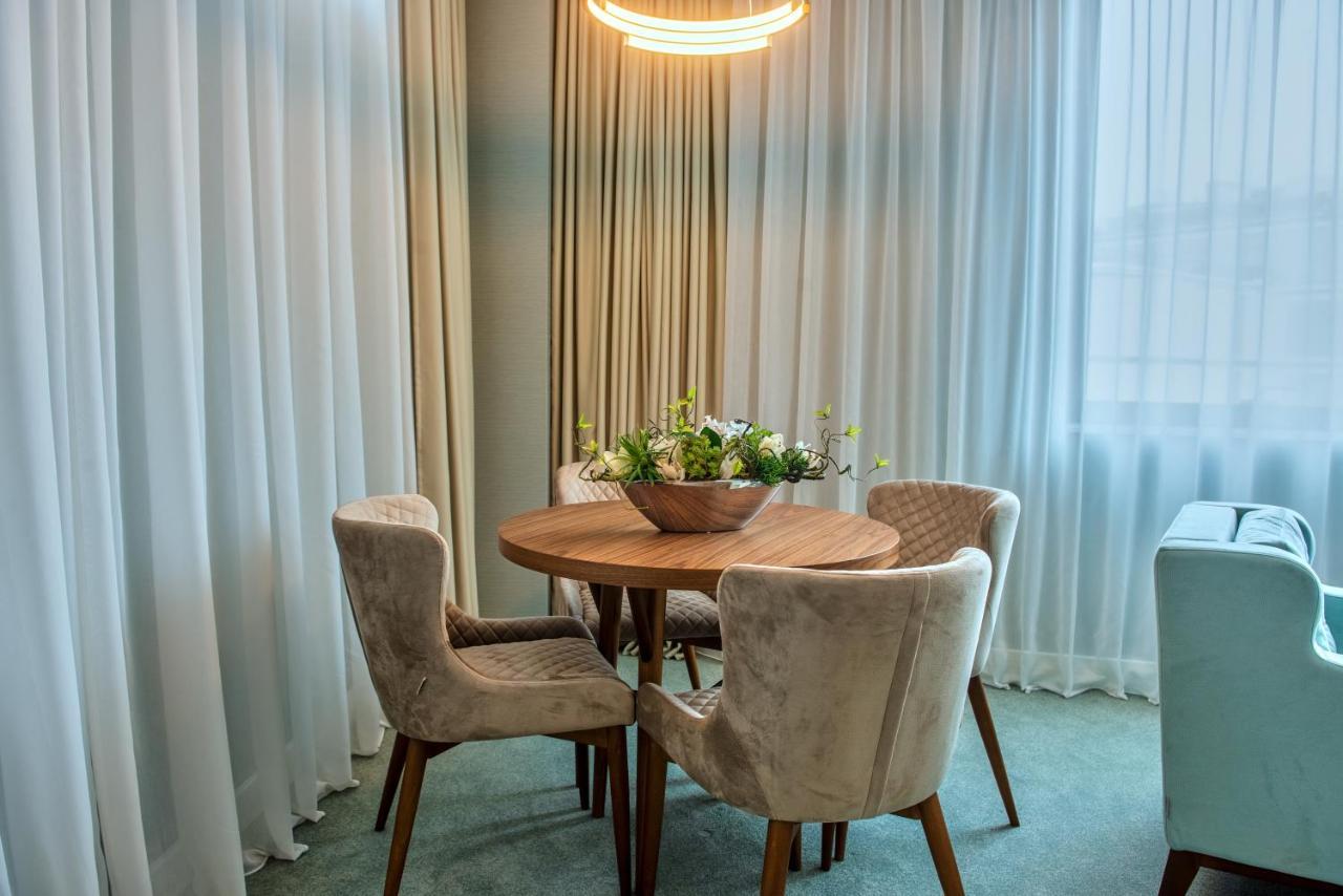 Hotel Pupin 노비사드 외부 사진 A dining room in a hotel