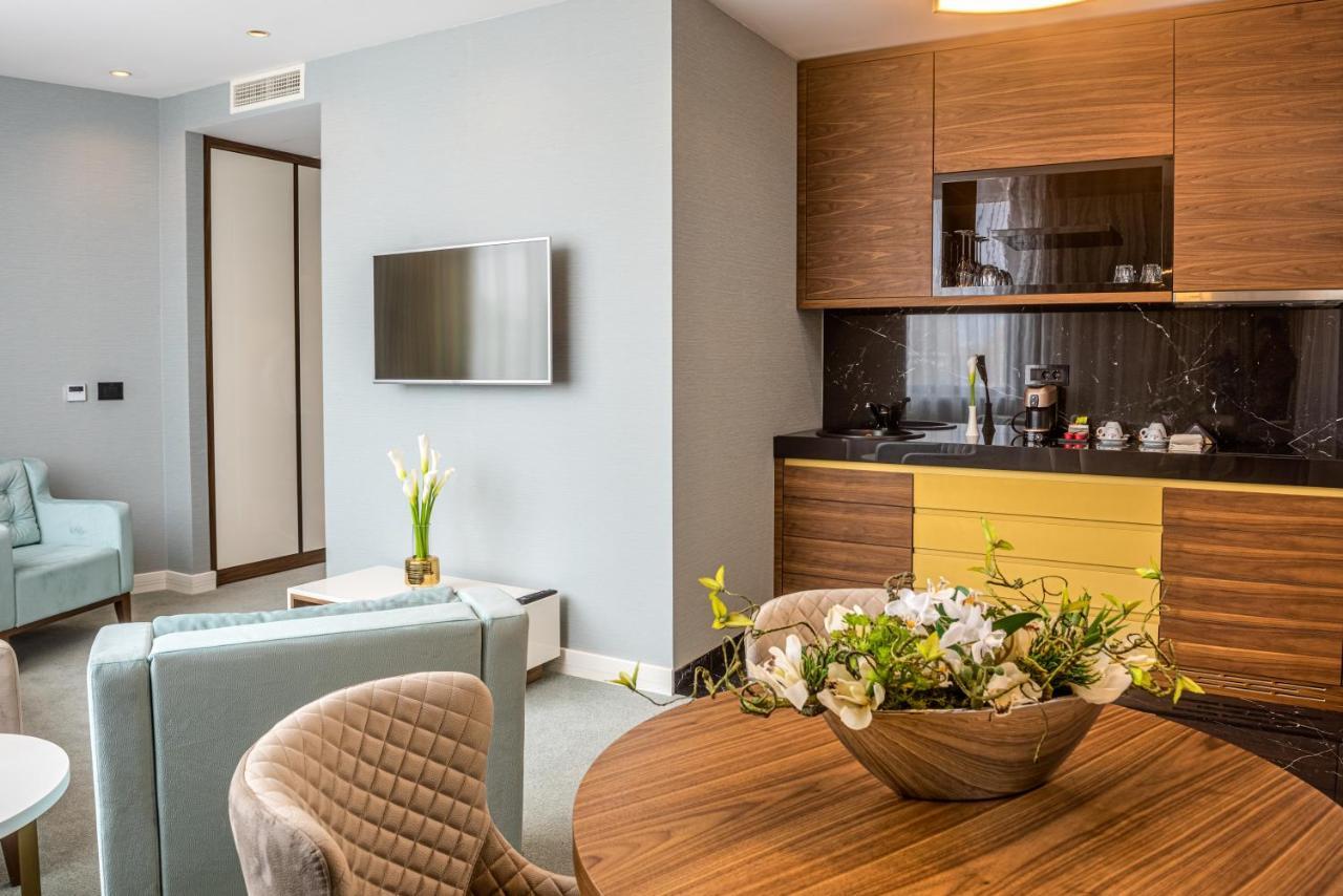 Hotel Pupin 노비사드 외부 사진 A suite at the hotel