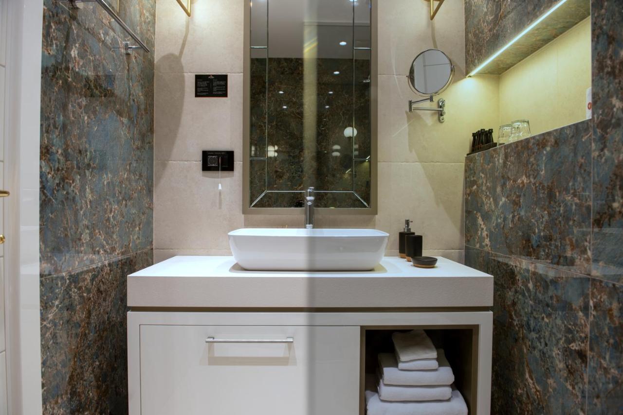 Hotel Pupin 노비사드 외부 사진 Bathroom